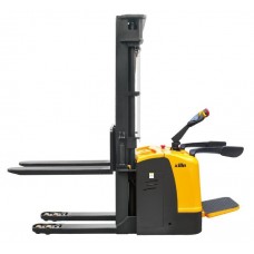 Штабелер самоходный 1,5 т 5,6 м XILIN CDDK15S Li-ion двухуровневый (с платформой) 24/225 В/Ач (1041014)