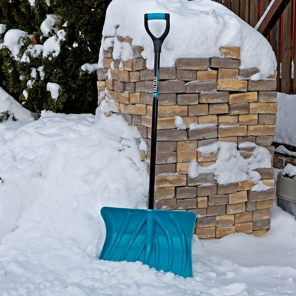 Лопата для уборки снега пластиковая Luxe, 500 х 325 х 1300 мм, металлопластиковый черенок, Palisad (615015)