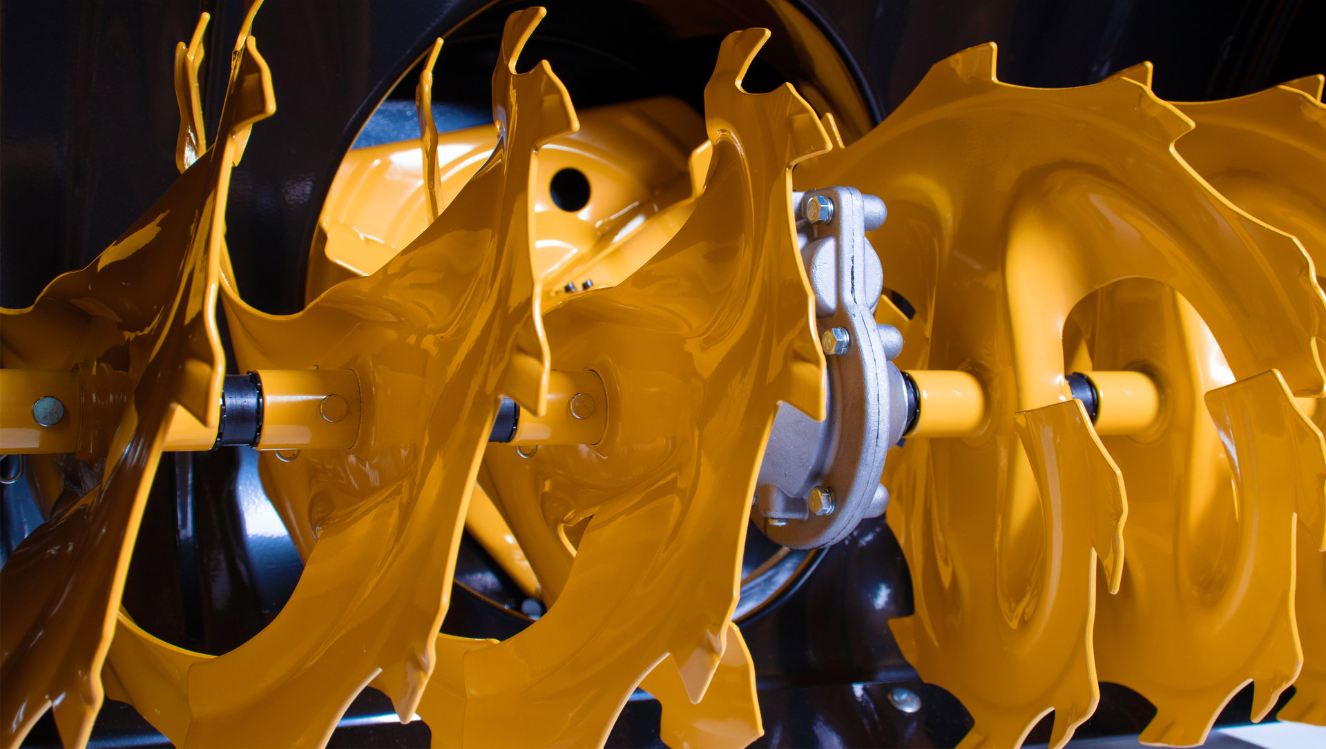 Снегоотбрасыватель CHAMPION STT1170E ( PRO, 11лс70см6F/2Rгусеницы 6.5л 121кг эл.стартер,фара,обогрев (STT1170E)