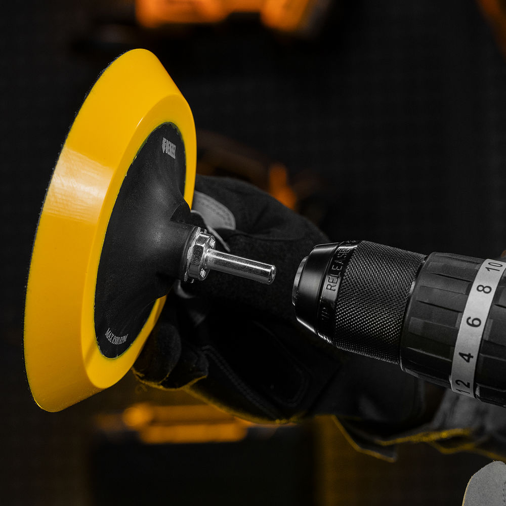 Тарелка опорная для дрели и УШМ с липучкой, 150 мм, мягкая, с адаптером c М14 на d8 Denzel (76249)