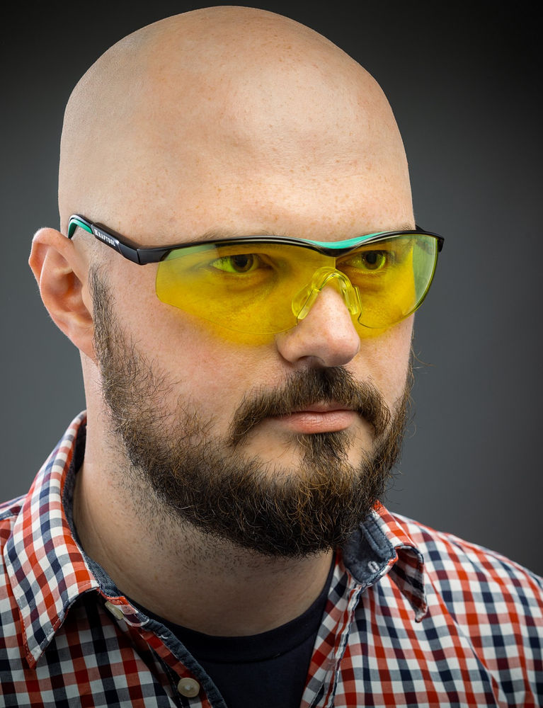 Защитные очки BASIC, открытого типа, жёлтые, стекло-моноблок с покрытием устойчивым к истиранию и запотеванию KRAFTOOL 110318