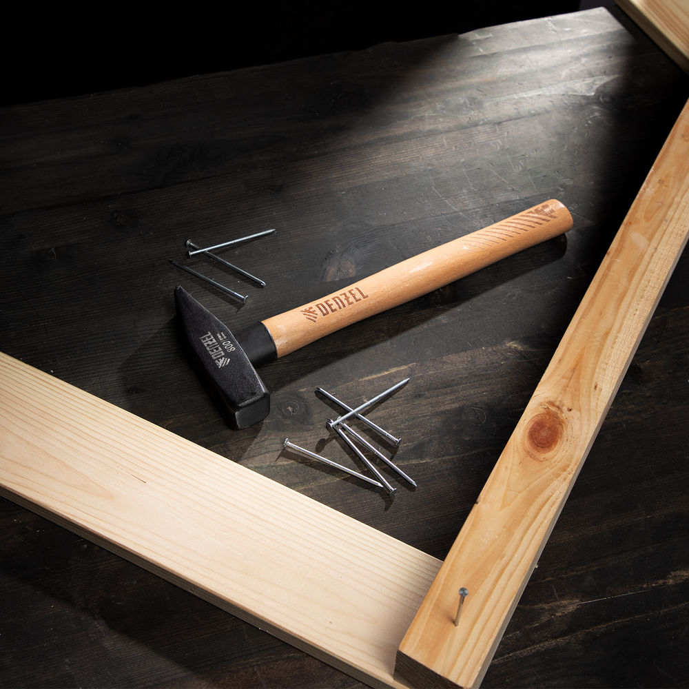 Молоток слесарный, 800 г, кованый квадратный боек, буковая рукоятка Denzel (10435)