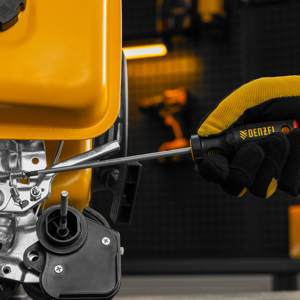 Отвертка, PH1х150 мм, S2, 3к рукоятка Denzel (121767)