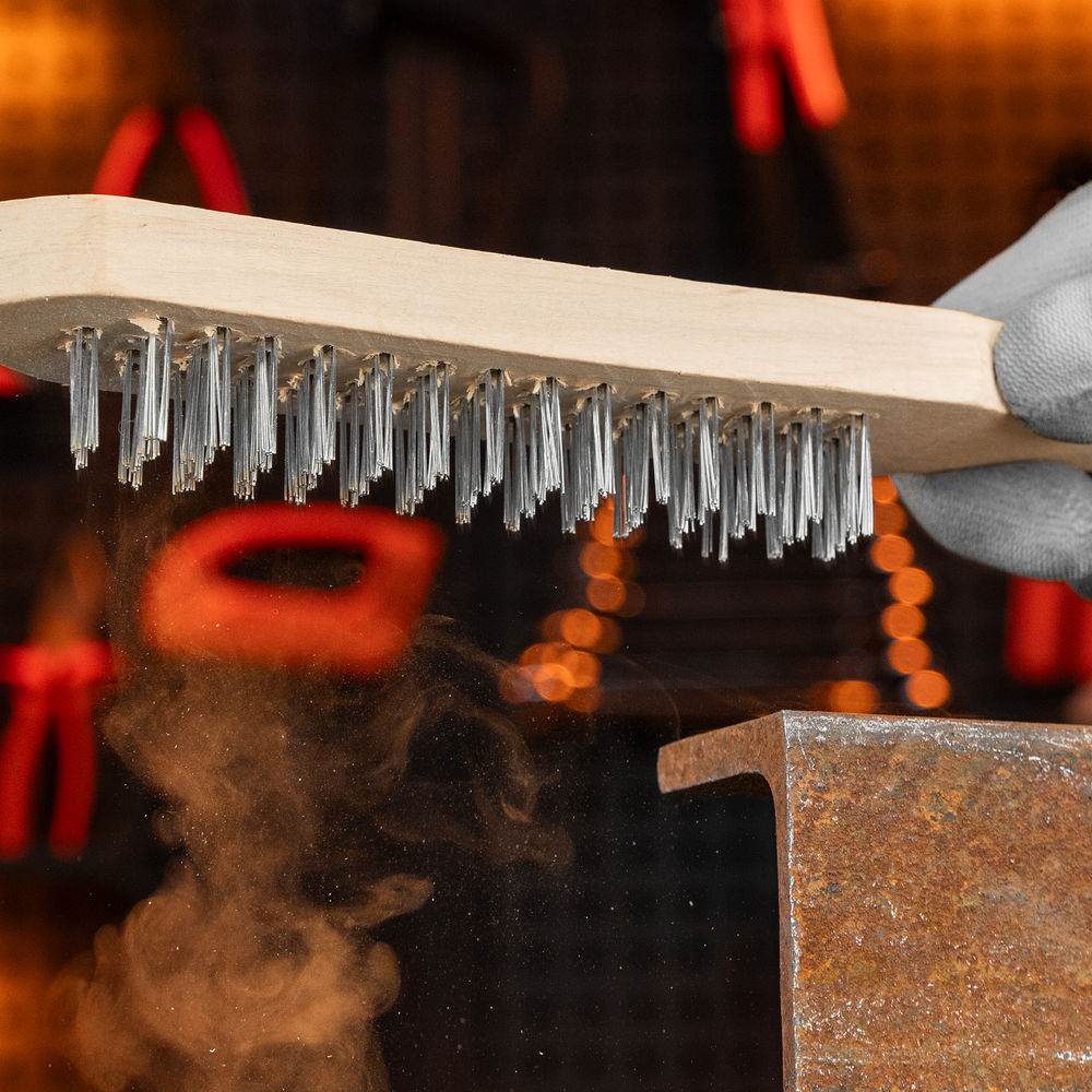 Щетка четырехрядная металлическая с деревянной ручкой Sparta (748225)