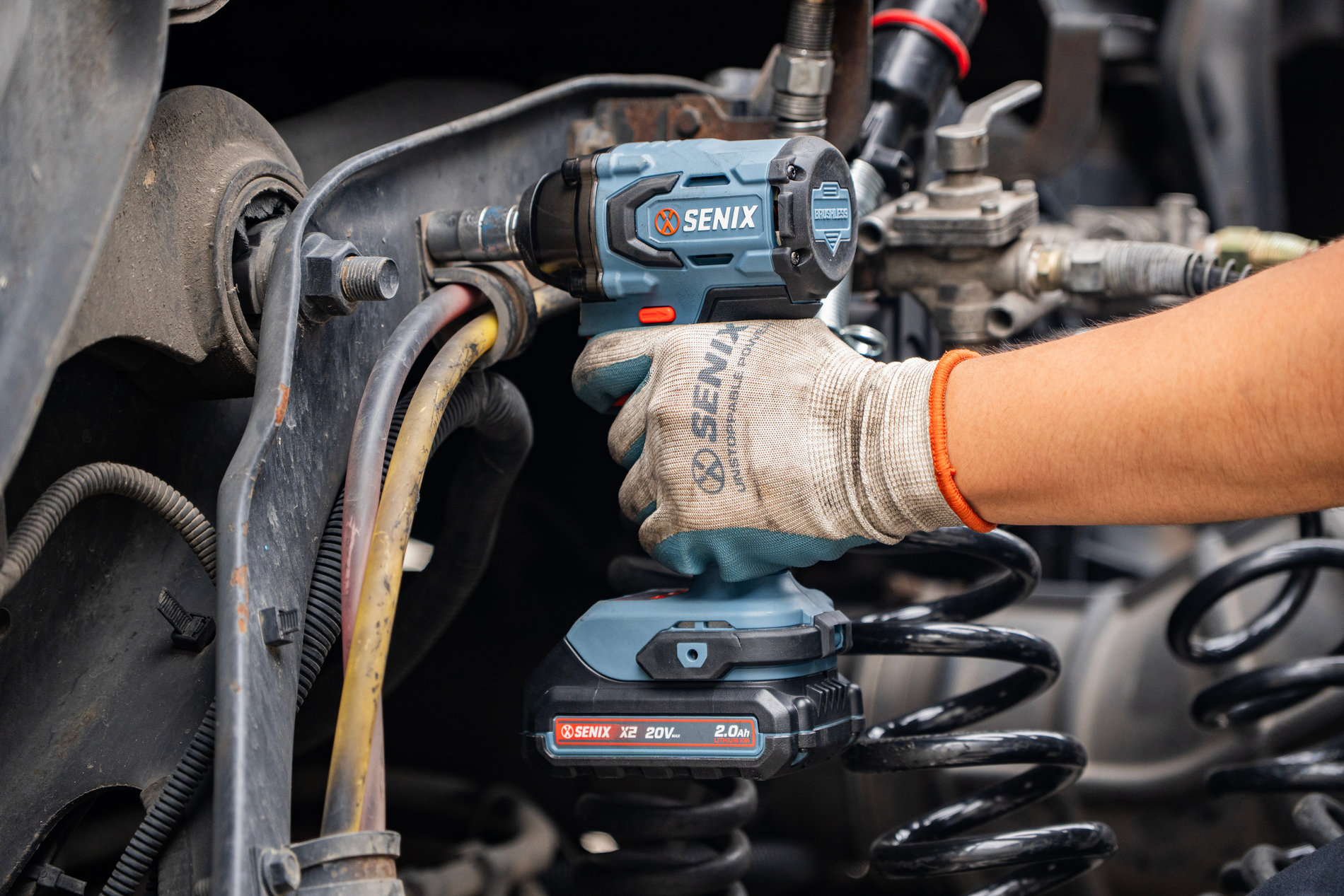 Импульсный гайковерт 1/2, 330 Нм, без АКБ и ЗУ X2 20В