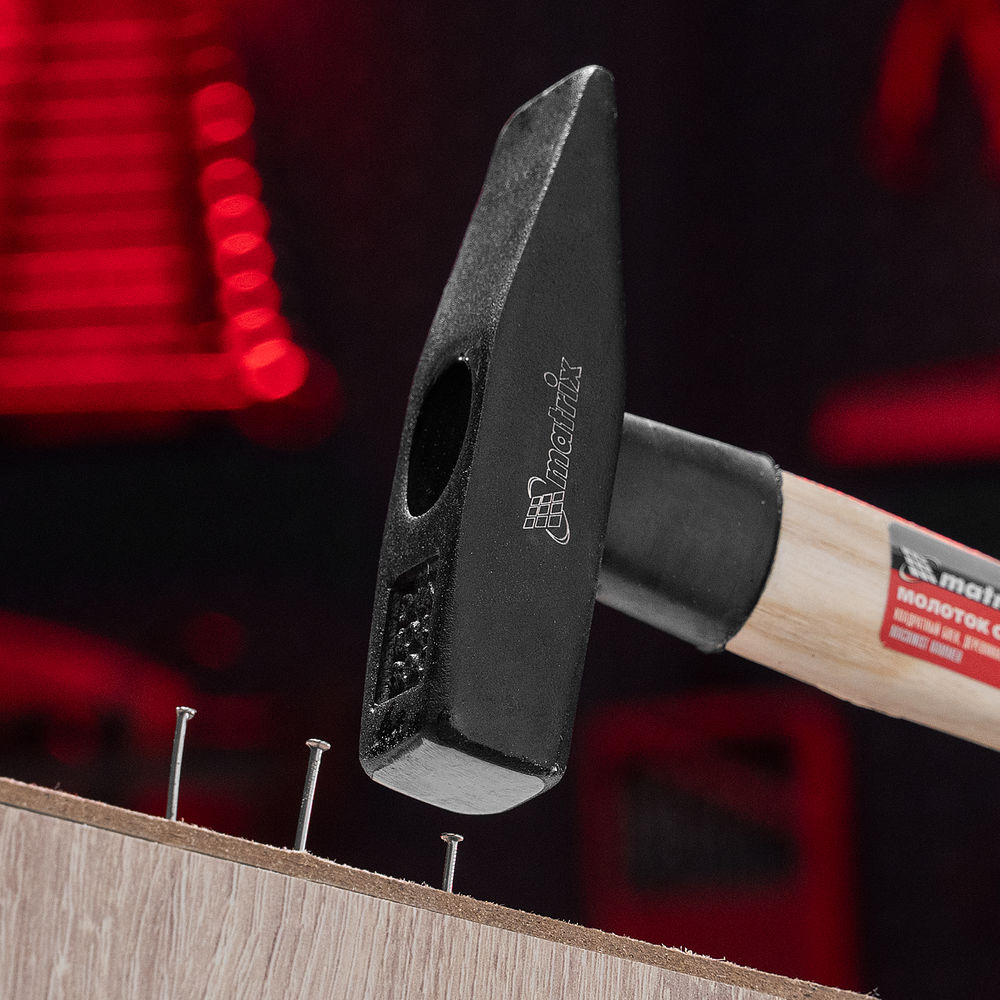 Молоток слесарный, 300 г, квадратный боек, деревянная рукоятка Matrix