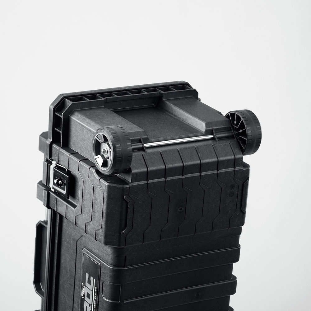 Ящик-тележка пластиковый (28) на колесах ROC PRO GEAR 2.0 KETER 38375