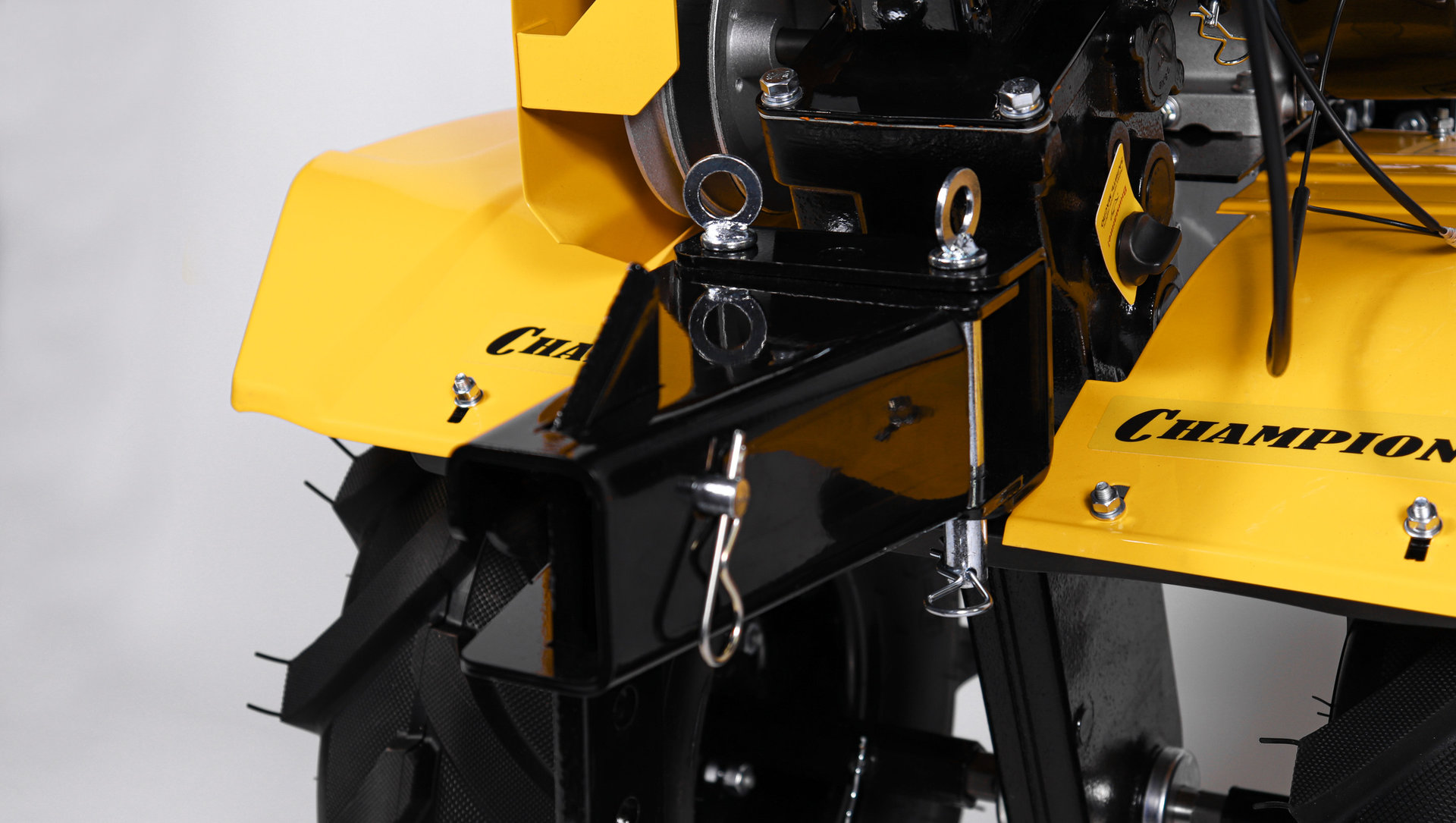 Мотоблок Champion BC8738 (7лс 3F/1R 81см 35см 6л 84кг, колеса 19х7.00-8 шкив) (BC8738)