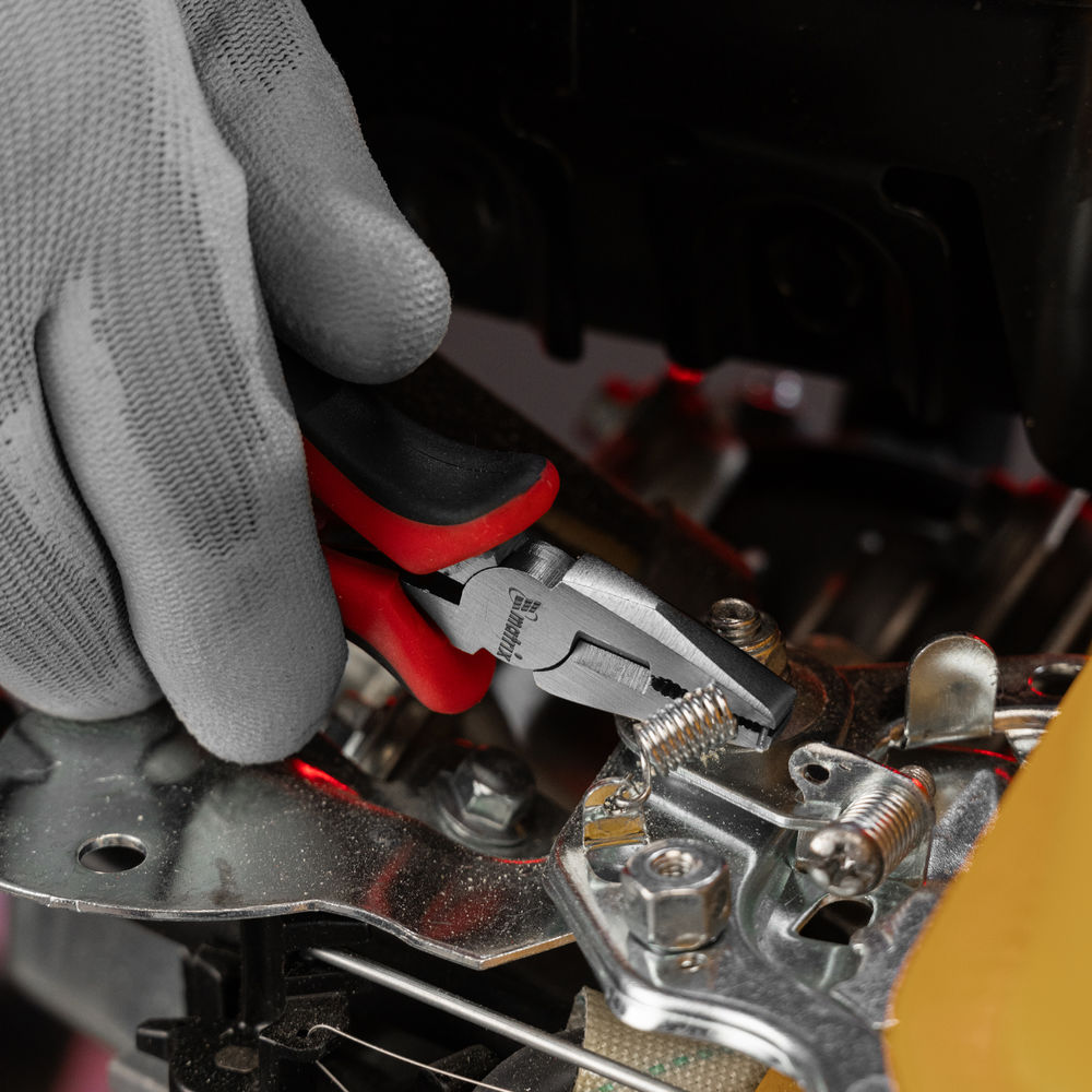 Плоскогубцы Mini, 130 мм, никелированные, авторазжим, двухкомпонентные рукоятки Matrix (17816)