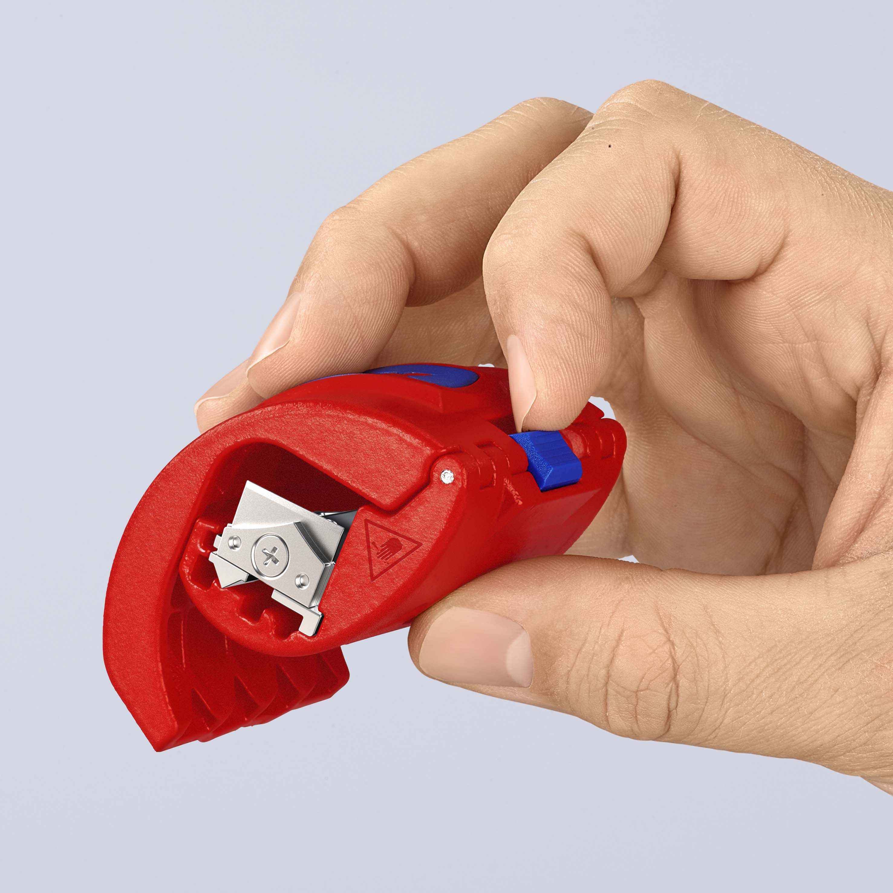 Труборез для пластиковых труб и уплотнительных втулок, O 20-50 мм / толщина max 2.4 мм, BK BiX KN-902210BK