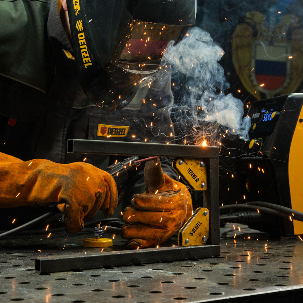 Набор из 4 магнитных фиксаторов для сварочных работ Denzel (97555)