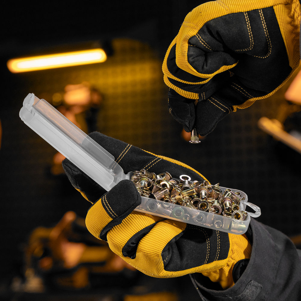 Заклепки резьбовые, стальные, оцинкованные, М5, пластиковый кейс, 100 шт. Denzel (40602)