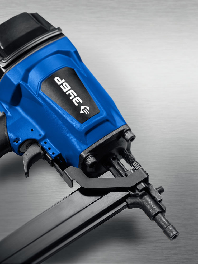 Нейлер пневматический CN-40 для гвоздей по бетону и металлу ЗУБР Профессионал 31940