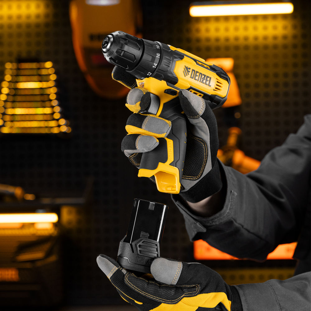 Дрель-шуруповерт аккумуляторная CDQ-12, Li-Ion, 12 В Denzel (26106)