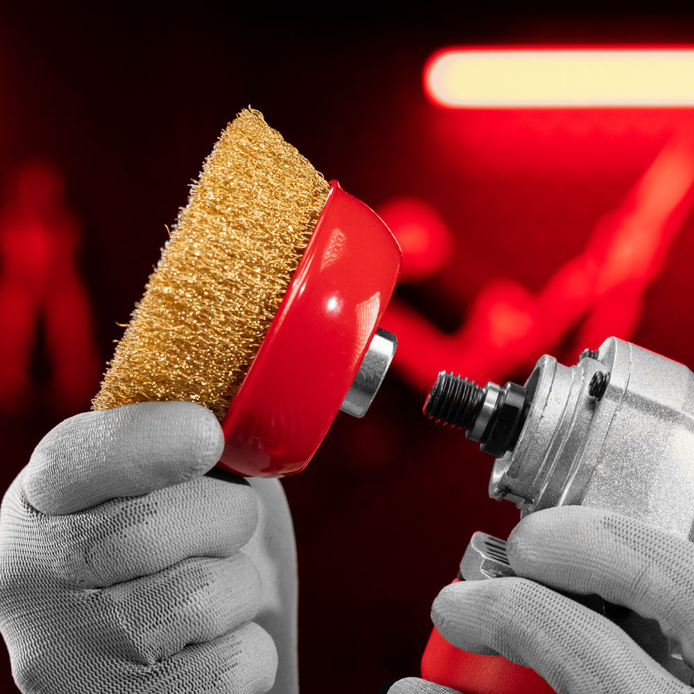 Щетка для УШМ, 100 мм, М14, чашка, латунированная витая проволока Matrix (74605)