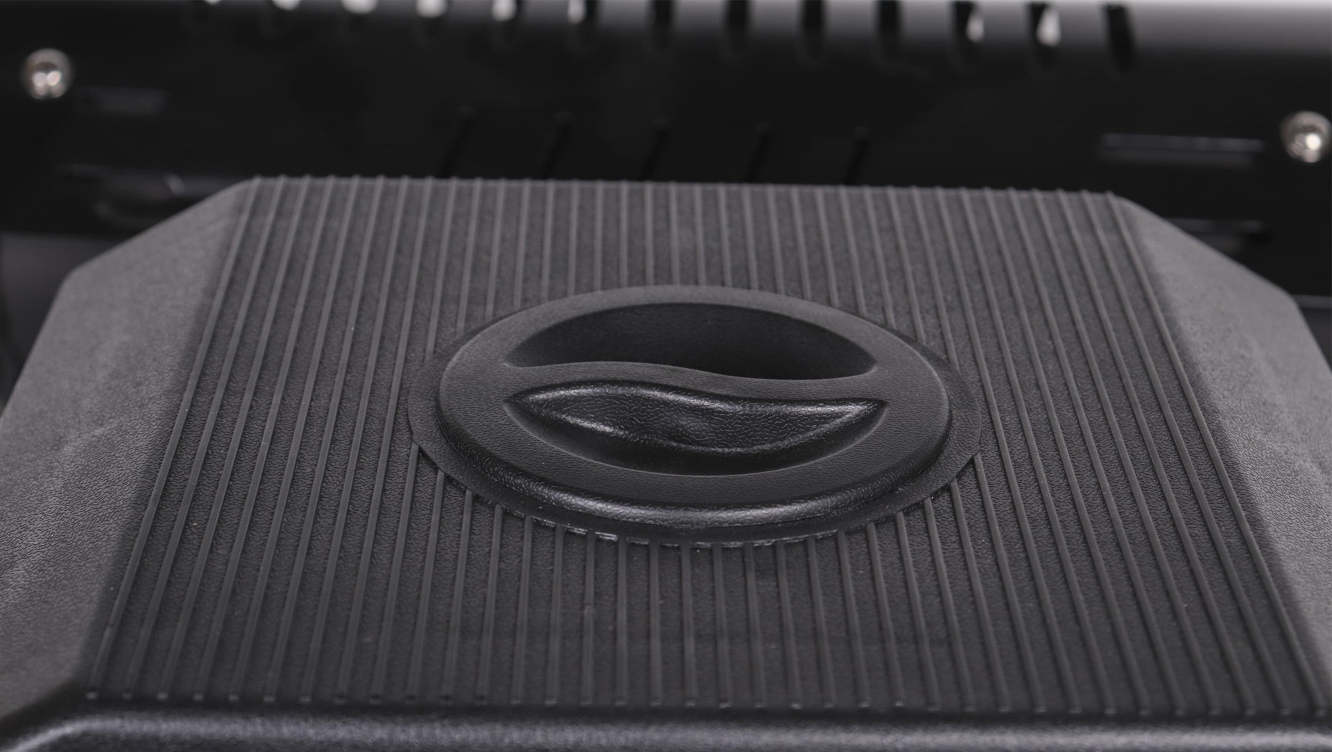 Двигатель 21лс/15,5кВт 678см? 25мм 48кг шпонка эл.стартер выход 12В/300Вт CHAMPION G680HKE