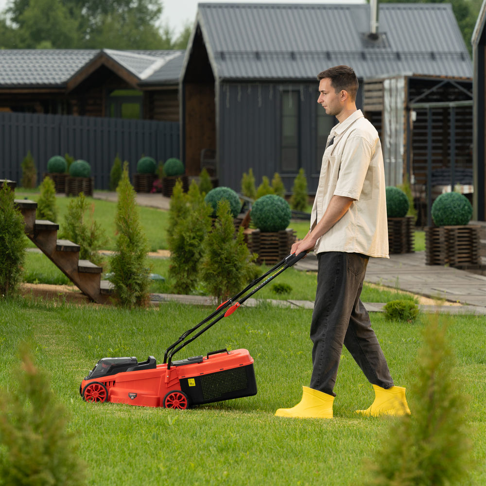 Газонокосилка аккумуляторная бесщеточная CLM-320, 320 мм, травосб. 30 л, Li-Ion, 20 В MTX (58901)