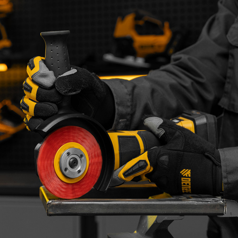 Щетка для УШМ, 100 мм, Плоская, нейлоновая щетина, посадка 22,2 мм Denzel (74437)