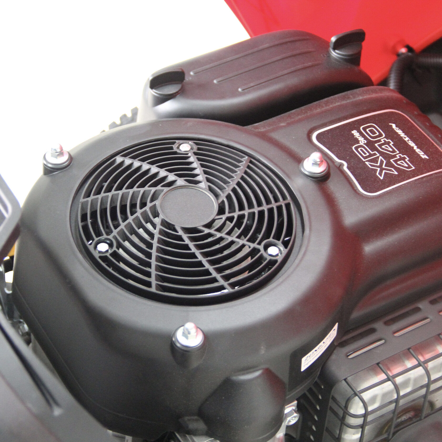 Косилка с сиденьем (садовый мини-трактор) EVOline TRG 84 CH
