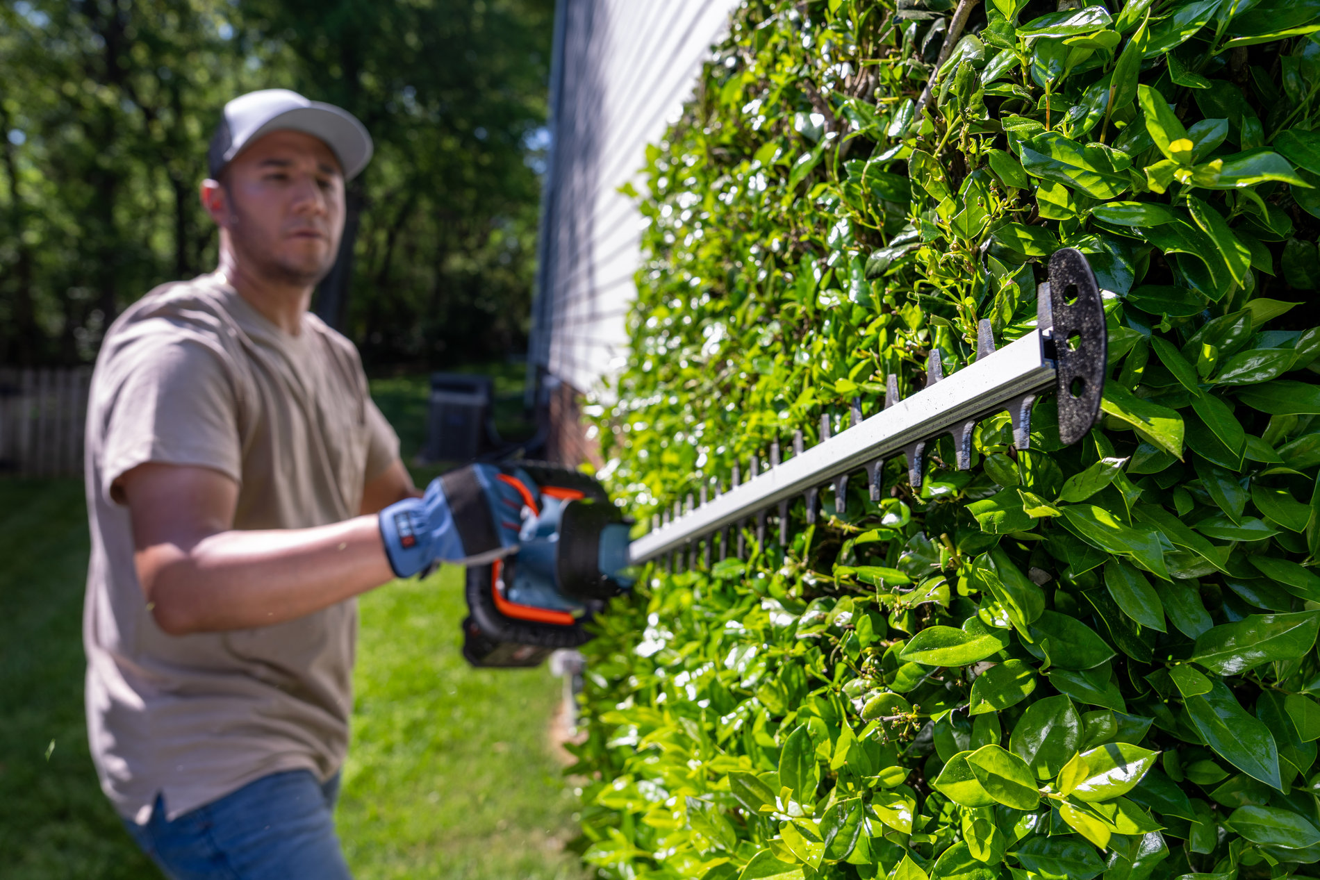 Кусторез аккумуляторный, 69 см, 1 аккумулятор 3Ач, ЗУ X6 60V