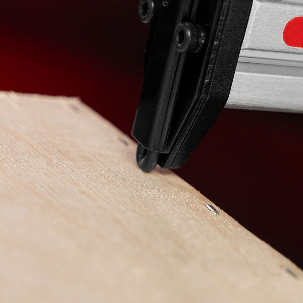 Скобы для пневматического степлера 18GA, 1.25х1 мм длина 28 мм ширина 5,7 мм, 5000 шт Matrix (57661)