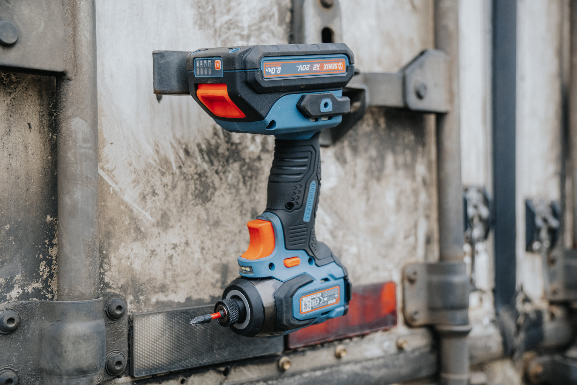 Импульсный шуруповерт, 180Нм, 1х4Ач, ЗУ, кейс X2 20В