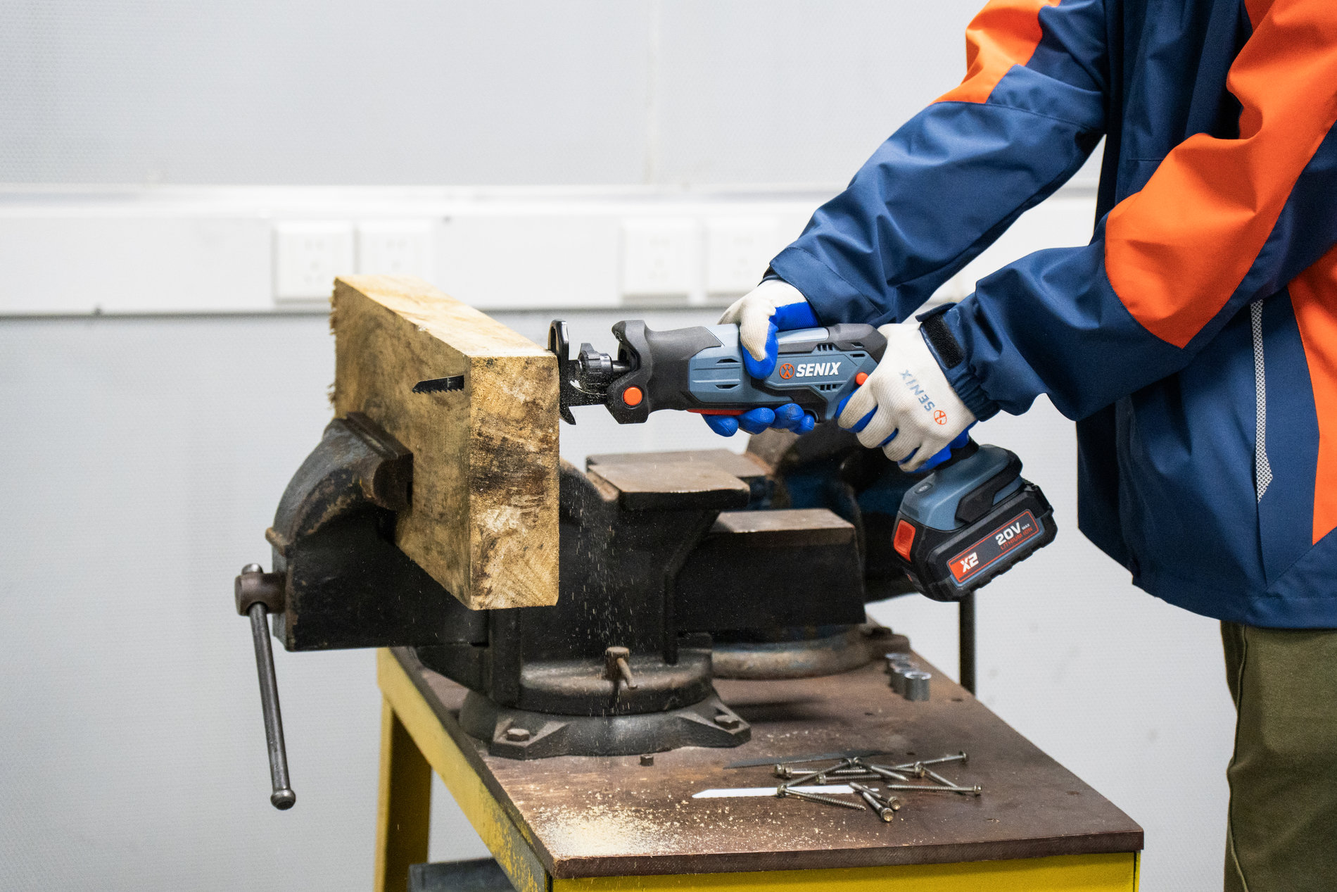 Сабельная пила, 13 мм, без АКБ и ЗУ X2 20В