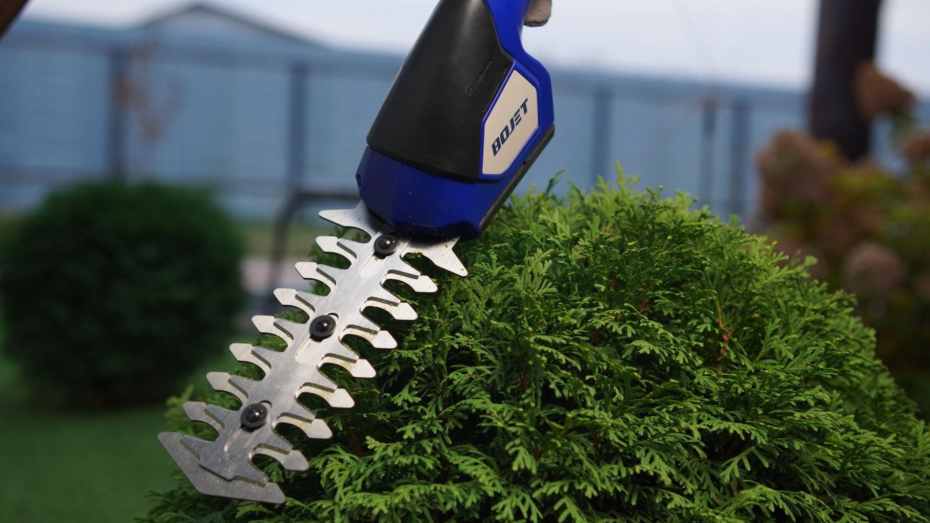 Садовые ножницы-кусторез с удлинённой рукояткой, 7.2В