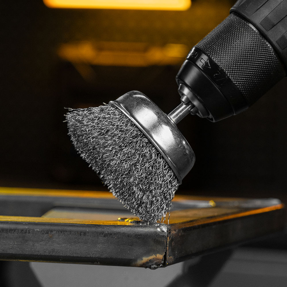 Набор щеток для дрели, 1 Плоская 50мм, 2 Чашки 25-50мм, шпилька, нерж. вит. проволока Denzel (74491)