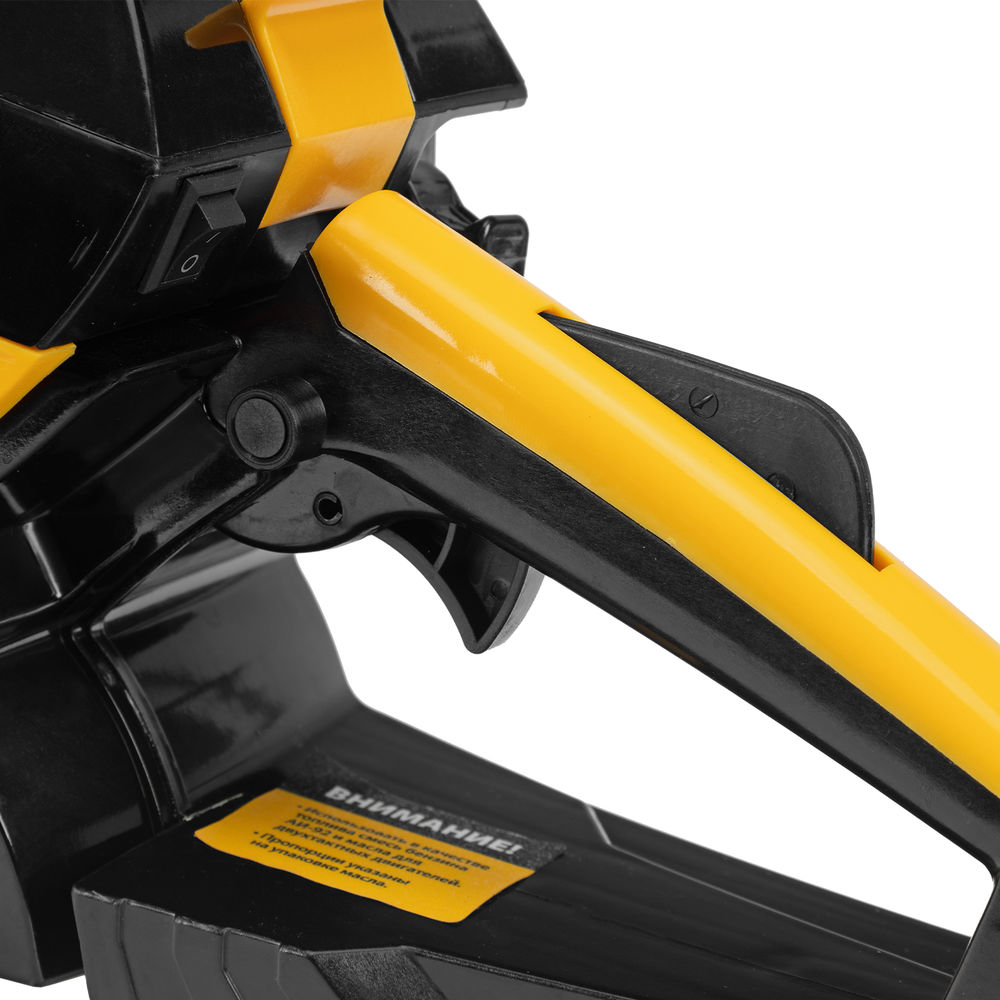 Пила цепная бензиновая DGS-5820, шина 50 см, 58 см3, 4.1 л.с, шаг 0.325, паз 1.5 мм, 76 звеньев Denzel (95235)