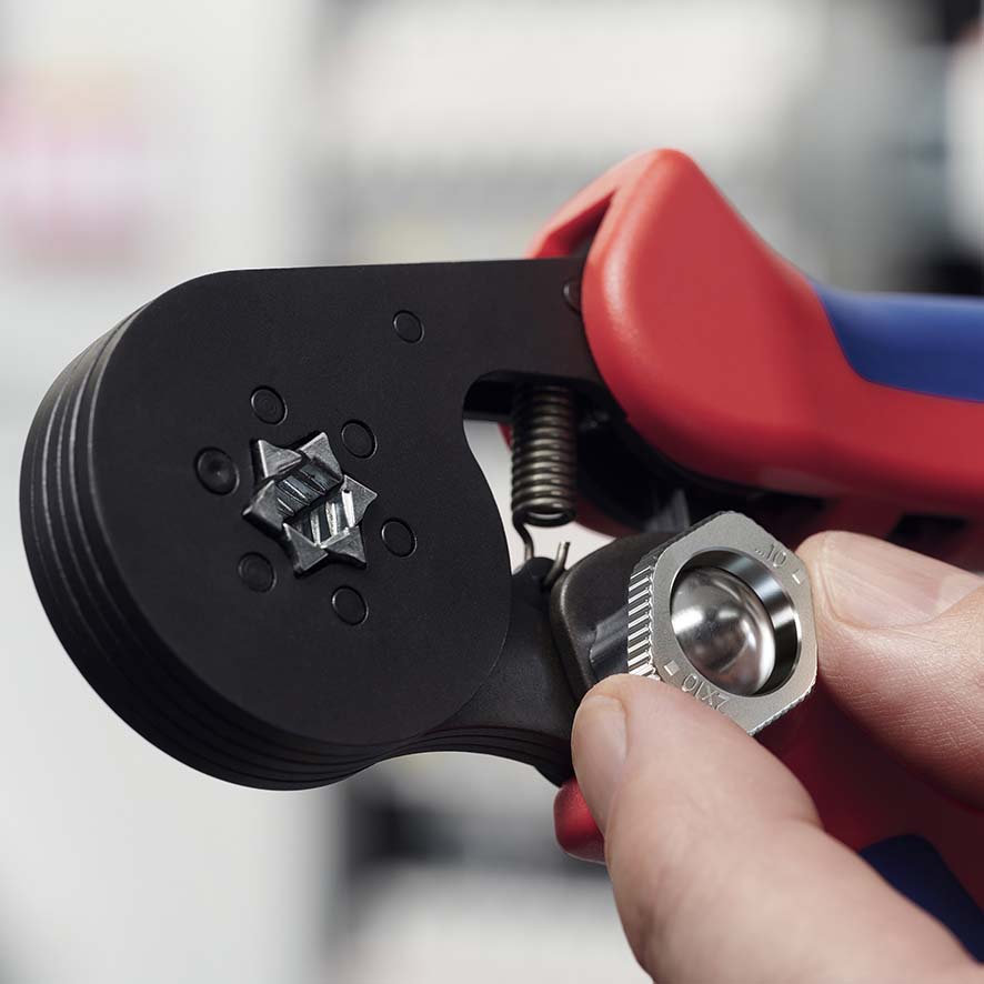 Пресс-клещи для контактных гильз DIN 46228 1+4 0.08-16 мм? 2?10 мм? 6-гранный обжим боковые 1 гнездо длина 180 мм фосфатированные KN-975314