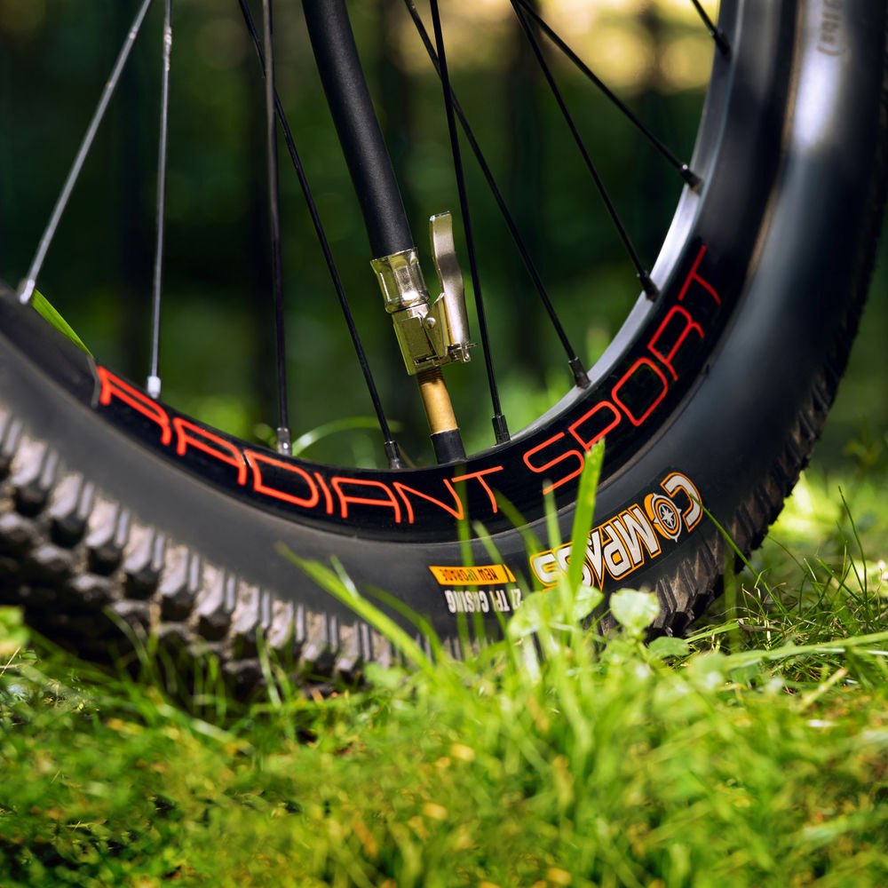 Набор пневмоинструмента, 5 предметов, быстросъемное соединение, краскораспылитель с нижним бачком Matrix (57302)