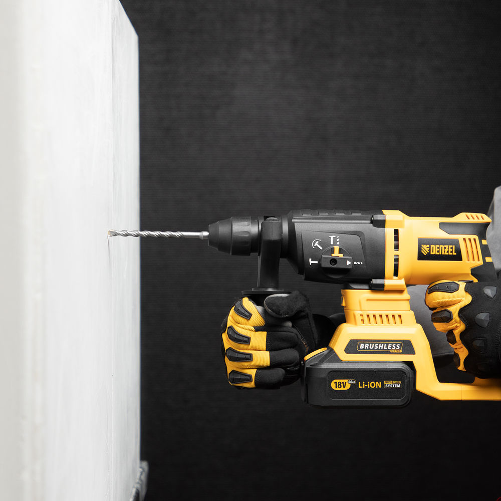 Бур по бетону, двойная спираль, три пылеотводящие кромки, 8 x 160 мм DENZEL (705012)