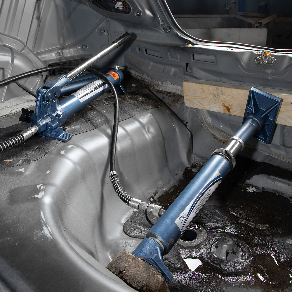 Растяжка гидравлическая, 10 т, набор из 17 предметов, 7 сменных насадок, в пластиковом кейсе Stels (51355)