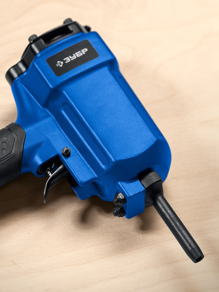 Нейлер-гвоздевыбиватель пневматический НГ-50 для гвоздей диаметром до 6 мм ЗУБР Профессионал 31939