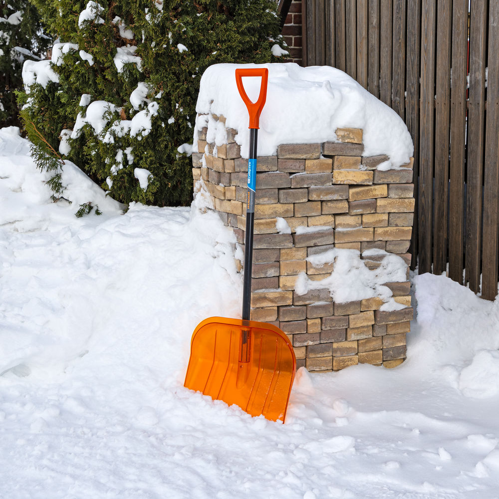 Лопата для уборки снега поликарбонат, 465х410х1390 мм, стальной черенок, усиленная Сибртех (61655)