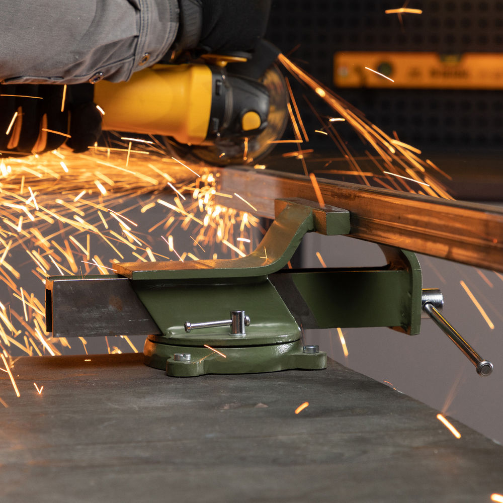 Тиски слесарные, 150 мм, стальные, поворотные Сибртех (18620)