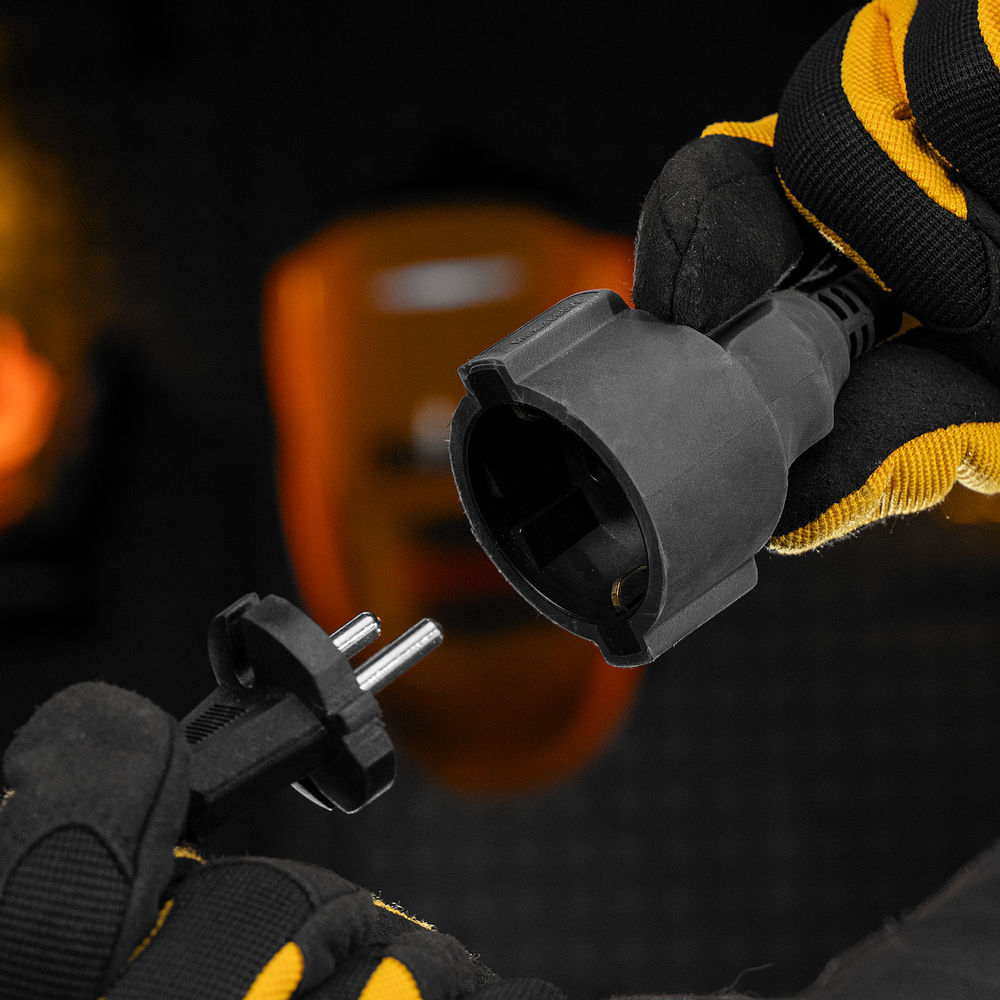 Удлинитель-шнур силовой Top Series, КГТТ, 10 м, 1 розетка, 3 x 1,5 мм Denzel (37419)