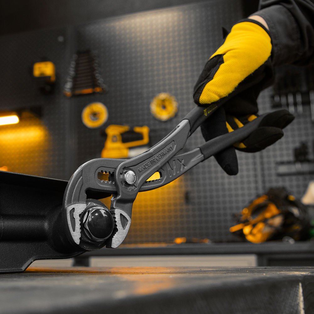 Клещи переставные, кнопочный механизм, обливные рукоятки, 300 мм Denzel (17907)