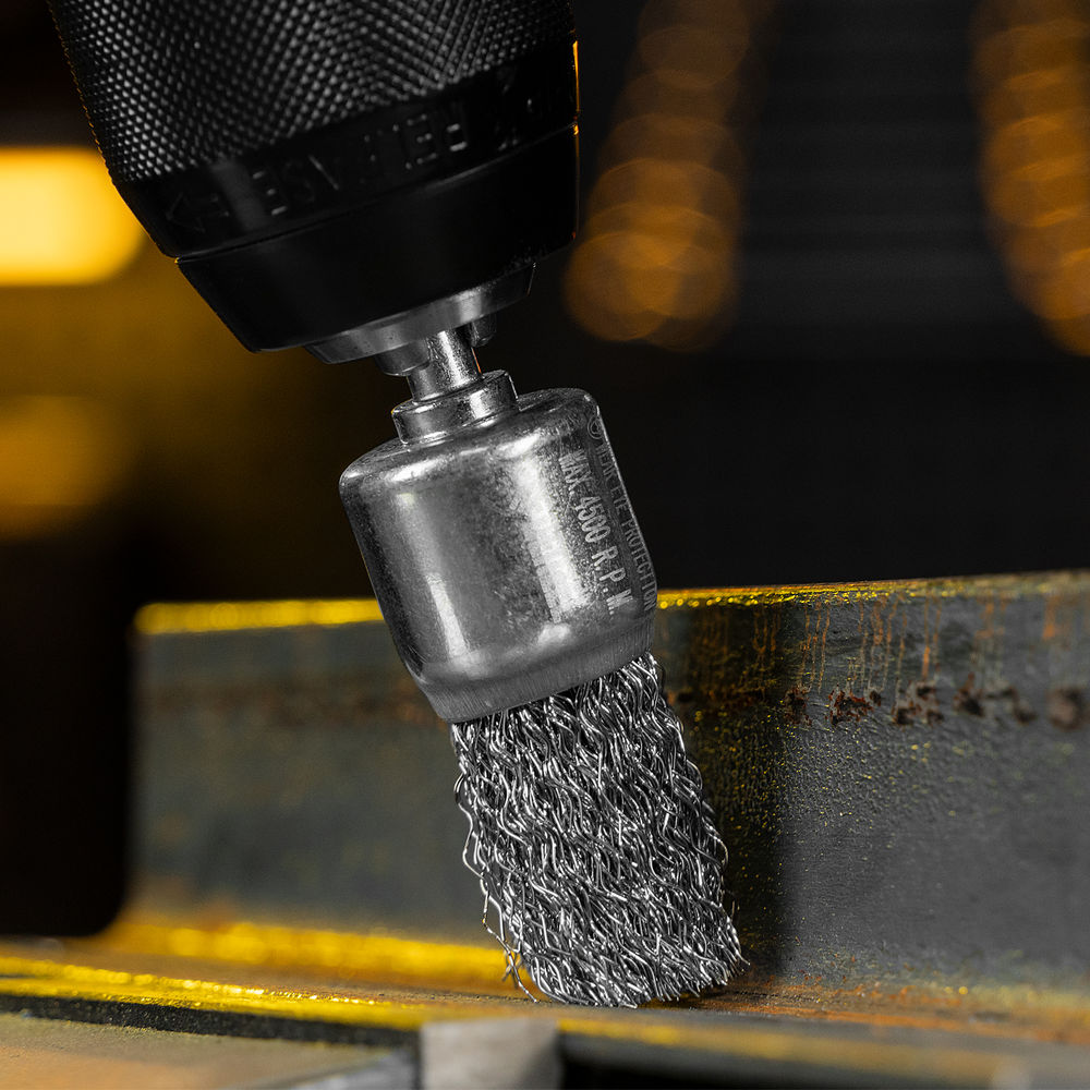 Набор щеток для дрели, 1 Плоская 50мм, 2 Чашки 25-50мм, шпилька, нерж. вит. проволока Denzel (74491)