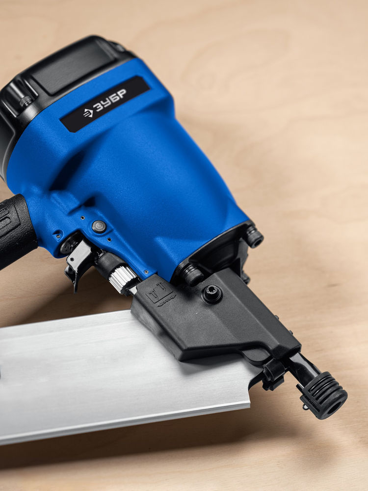 Нейлер пневматический SN34-90A для реечных гвоздей ЗУБР SN34/D34 (50-90 мм) ЗУБР Профессионал 31925