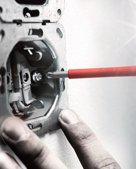 Набор диэлектрических отвёрток PlusMinus 2 пр. с узким концом PZ/S 1-2 VDE серия 165 iS PZ/S Wera WE-006470