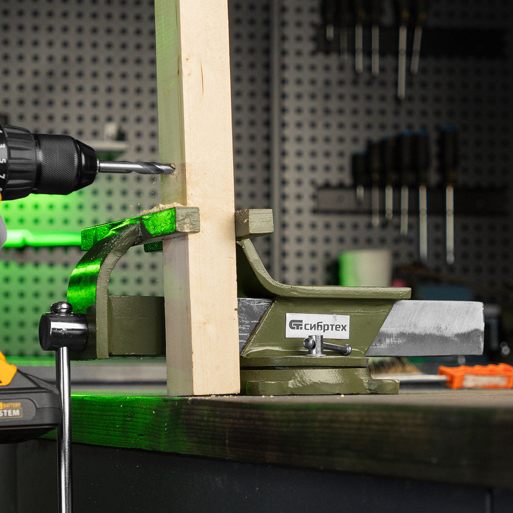 Тиски слесарные, 200 мм, стальные, поворотные Сибртех (18621)