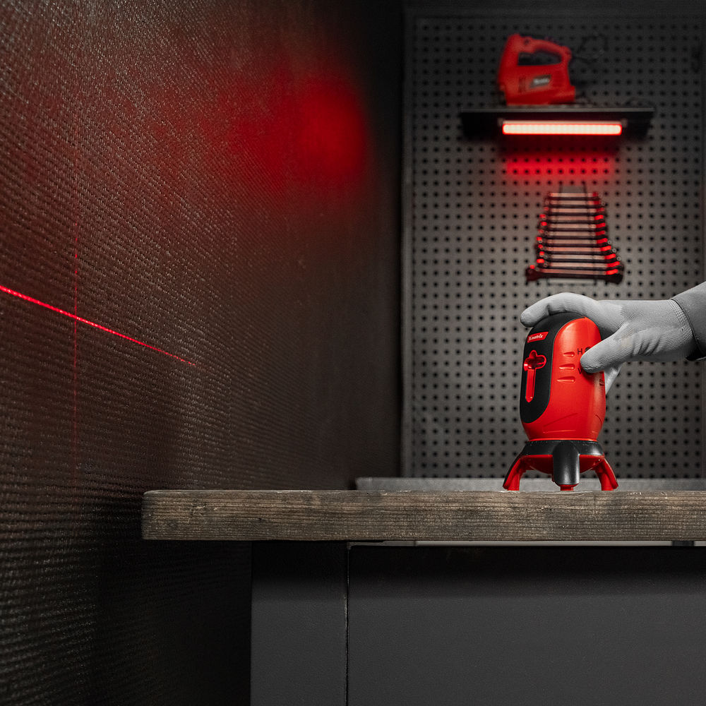 Лазерный уровень ML01T, дальность 10 м, точность ± 0,5 мм, / 1 м, длина волны 650 нм, проекция 1 вертикальная 1 горизонтальная плоскость, резьба под штатив 5/8 Matrix (35065)