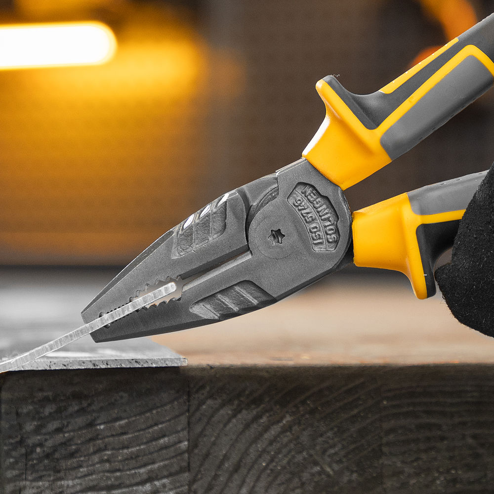 Плоскогубцы комбинированные 205 мм, трехкомпонентные рукоятки Denzel (17082)