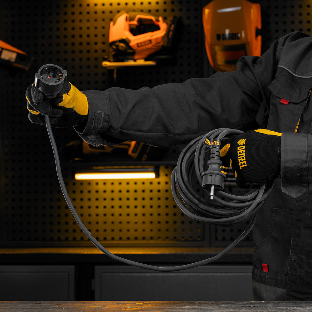 Удлинитель-шнур силовой Top Series, КГТТ, 10 м, 1 розетка, 3 x 1,5 мм Denzel (37419)