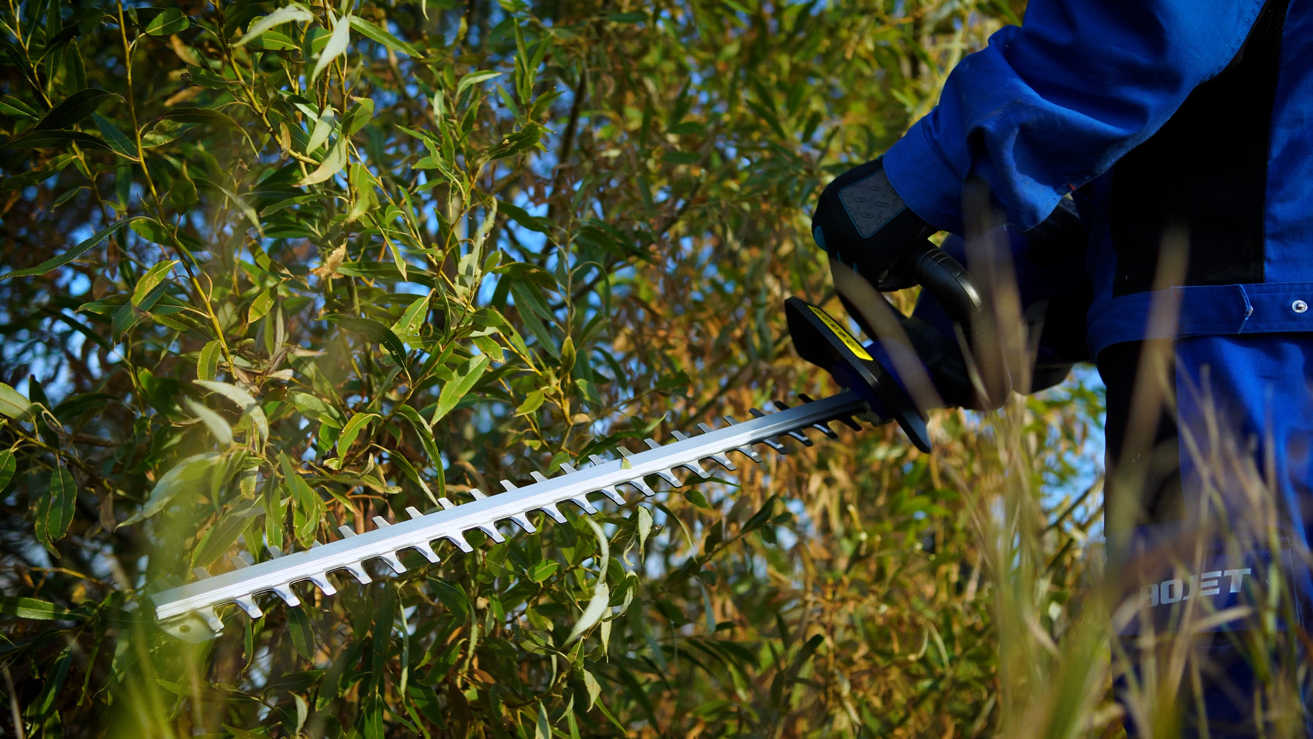 Кусторез аккумуляторный, 58В, 69 см.