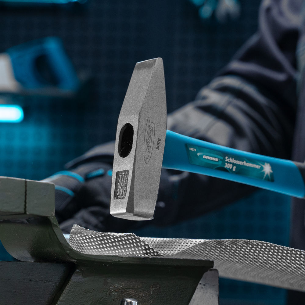 Молоток слесарный, 300 г, квадратный боек, фибергласовая обрезиненная рукоятка Gross