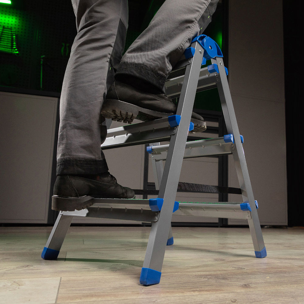 Стремянка двухсторонняя 3 ступени, сталь профиль, стальные ступени, Сибртех (97983)