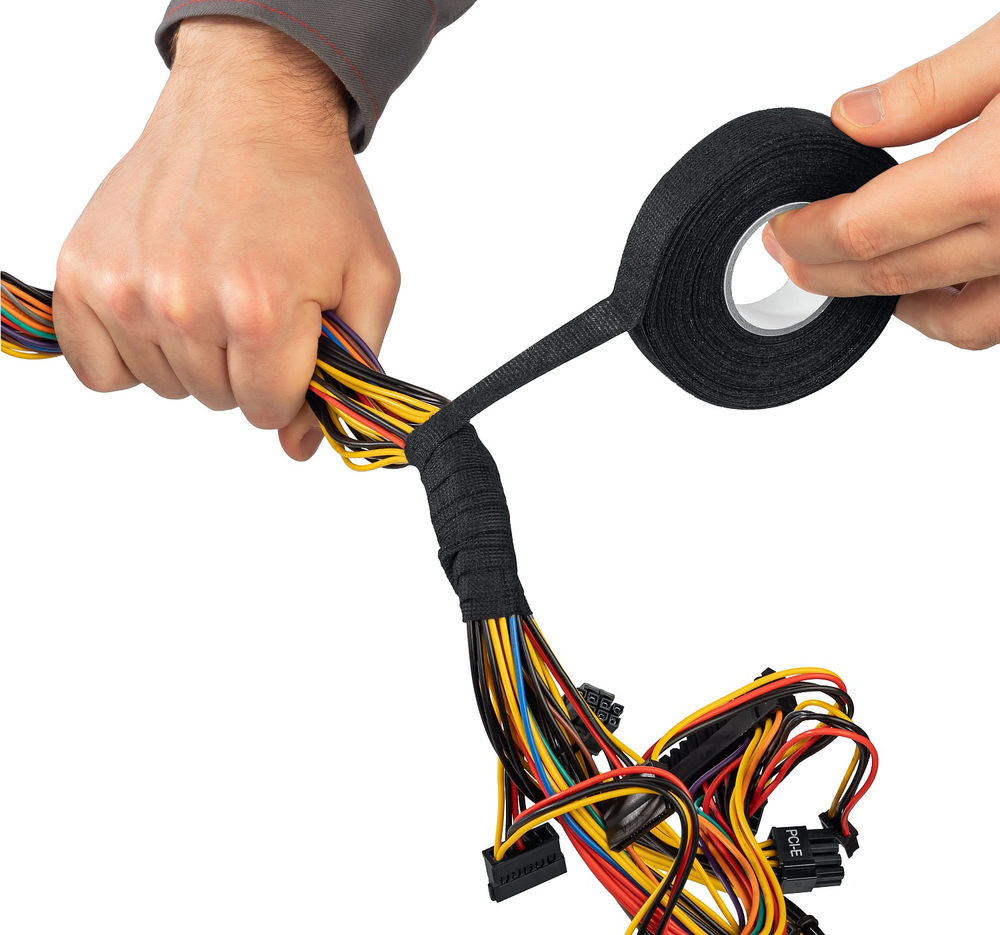 Изолента АВТО-ФЛИС, 19 мм x 15 м, черная, на велюровой основе с ворсом ЗУБР Профессионал 1239-2